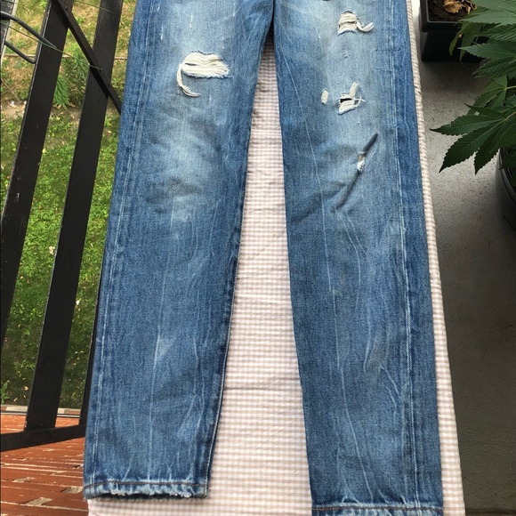 Levi’s straight leg, slight high rise, distressed jeans - Picture 10 of 10